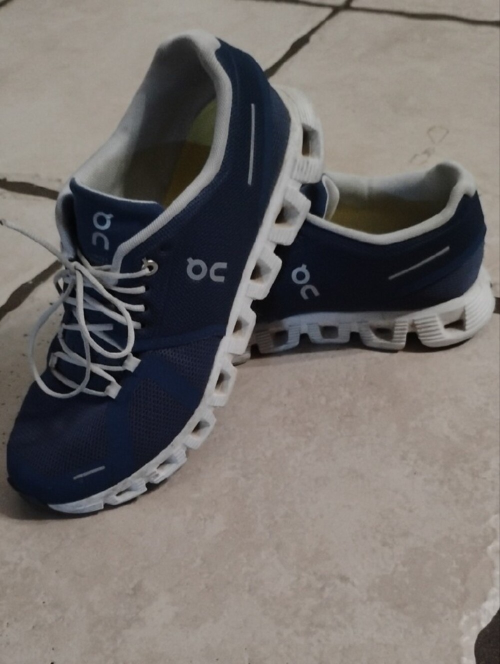 Women's On cloud Sneakers 9.5 - Picture 4 of 5